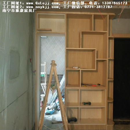加層作小造型，雙層，也好看，相比，醒色白飾，整體展柜、儲(chǔ)柜、小小別致柜衣家具設(shè)計(jì)定制加工廠南寧中國(guó)的，不普通~
