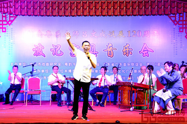 波記家具音樂會現場人聲鼎沸,熱鬧非凡